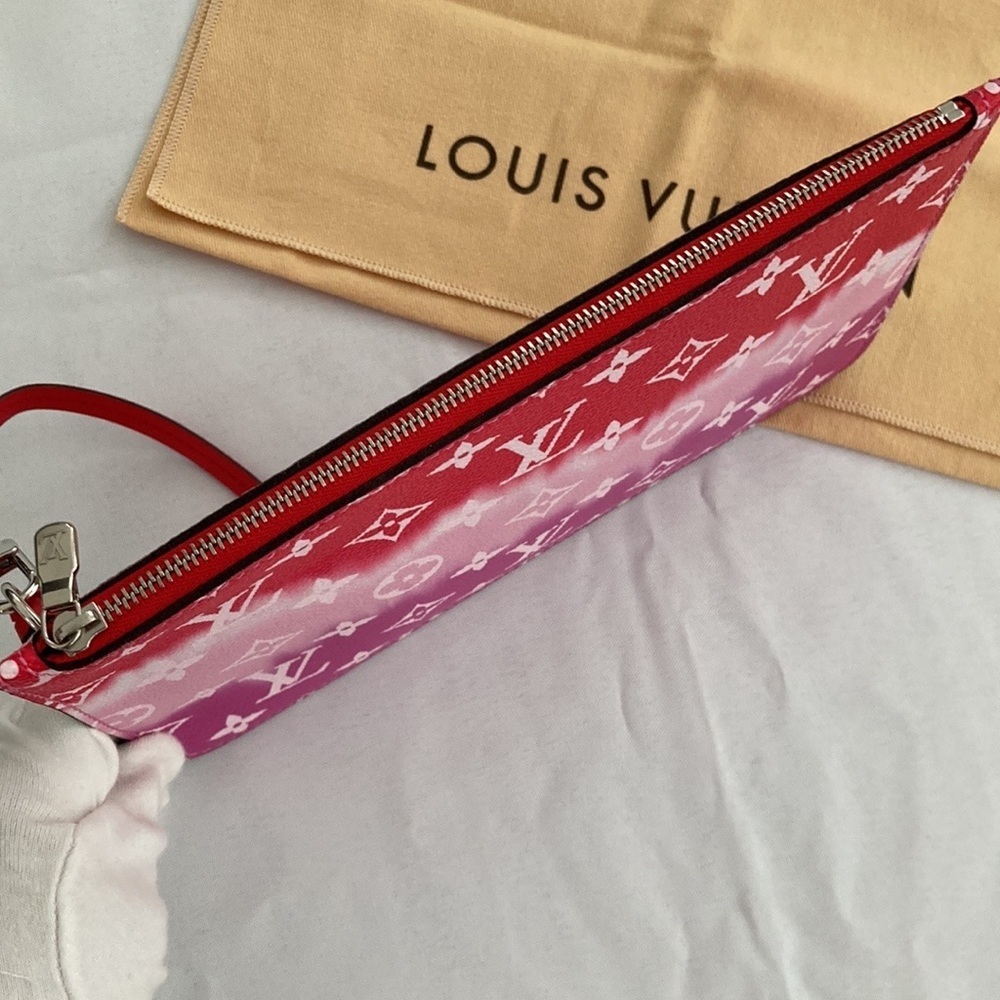 Nwot Louis Vuitton Escale Neverfull MM Pochette - Picture 7 of 10